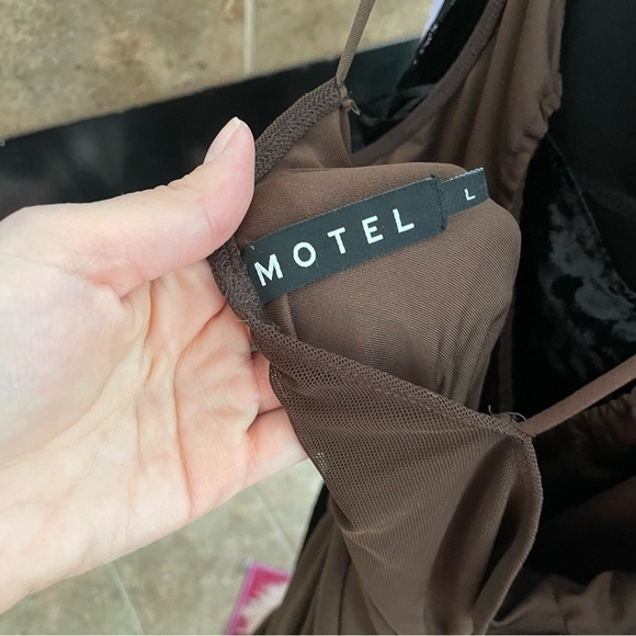 Motel Chocolate ruched mini bodycon dress - Picture 8 of 10